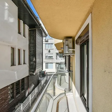 Flat 1 Lejlighed